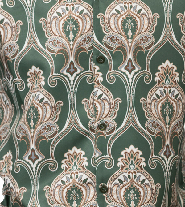 Close-up of the solid collar and buttons on the Emerald Front Print Design 2 Piece Long Sleeve Walking Suit Set shirt.