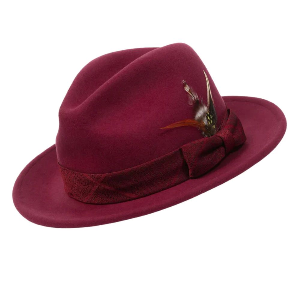 Sombrero de vestir negro con pliegue central y ala a presión