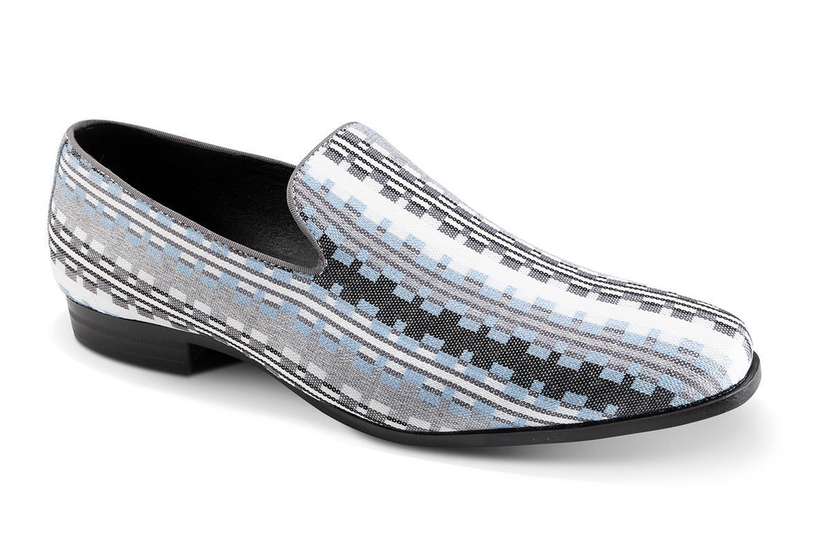 Mocasín gris con estampado de cuadros verticales